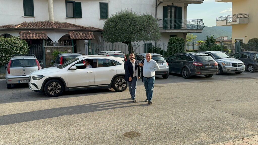 Fulvio Martusciello capodelegazione del partito Forza Italia al parlamento europeo a Quadrelle. Video e foto di Francesco Piccolo