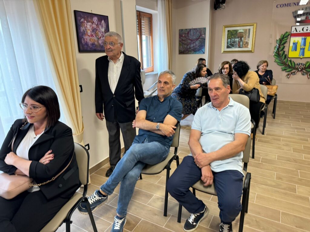 Fulvio Martusciello capodelegazione del partito Forza Italia al parlamento europeo a Quadrelle. Video e foto di Francesco Piccolo