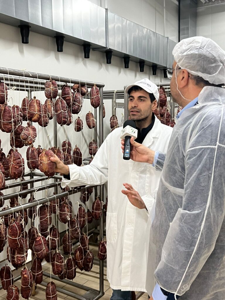 MUGNANO DEL CARDINALE. Leccellenza del Salumificio Corbisiero: Quattro Generazioni di Tradizione e Qualità. Video