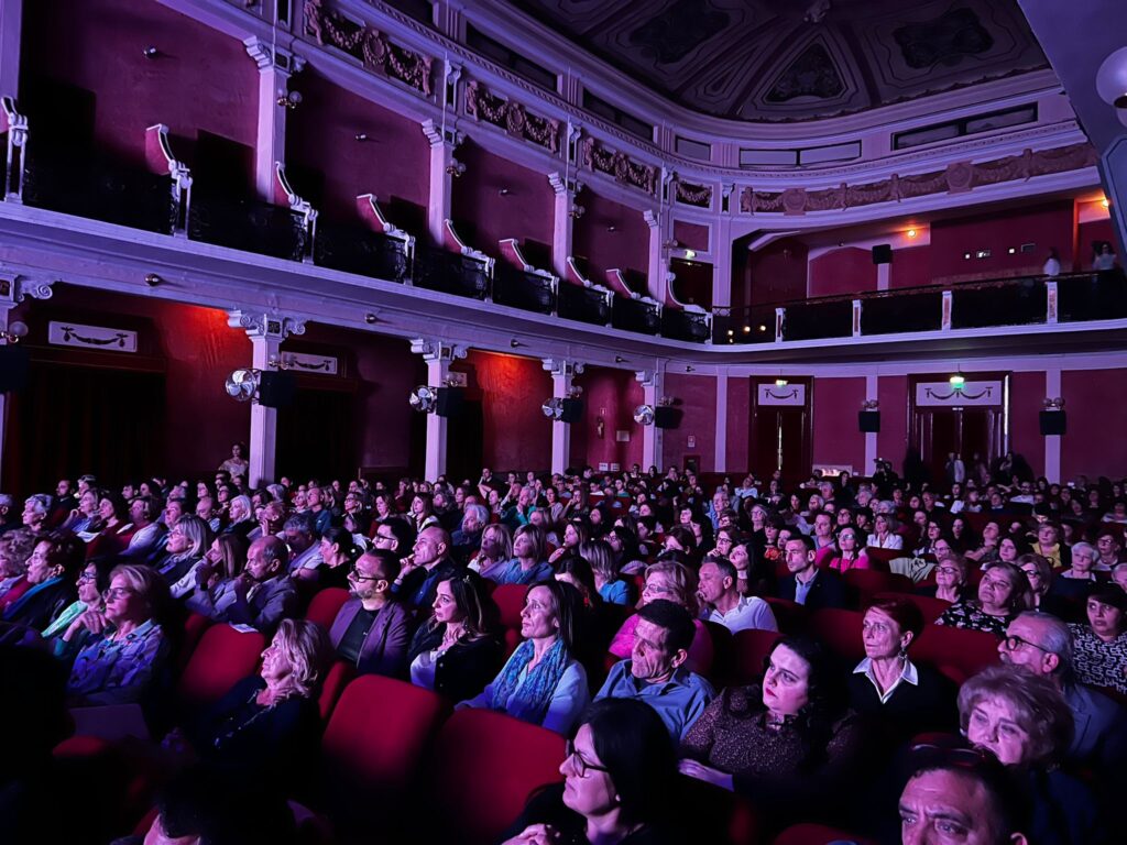 NOLA. Il Premio Sorellanza celebra lEmpowerment Femminile e lImpegno Sociale: Un Resoconto dellEdizione 2024 svoltasi ieri