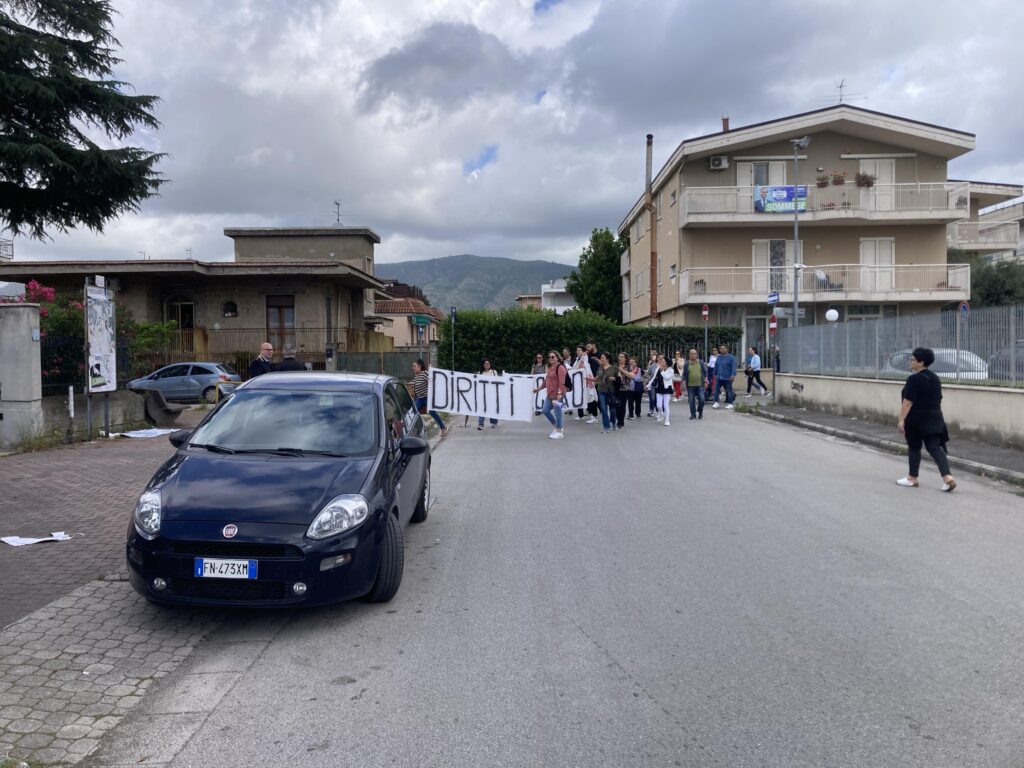 Manifestazione a Cimitile: Cittadini Protestano contro degrado e abbandono delle Zone di Galluccio e I.A.C.P.