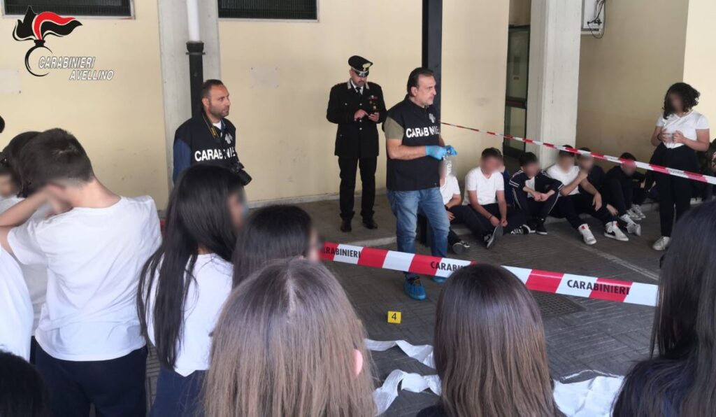 Solofra (AV) – Cultura della legalità. Gli alunni dell’Istituto Comprensivo “F. Guarini” in visita alla Compagnia Carabinieri