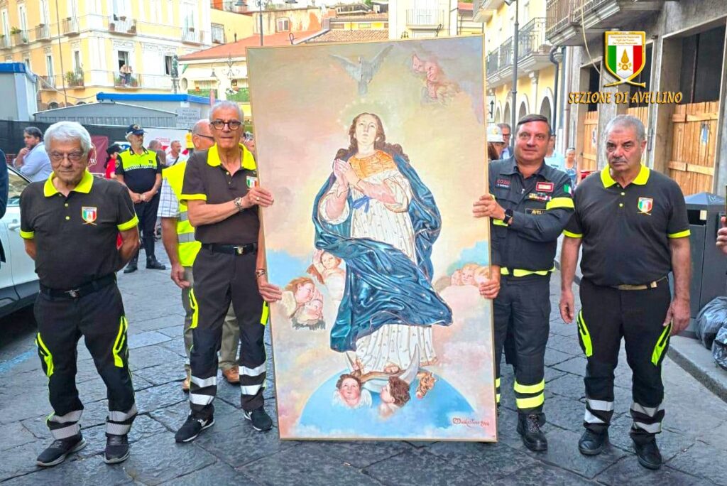 Ad Avellino celebrato il Tradizionale Rito dellAlzata del Pannetto