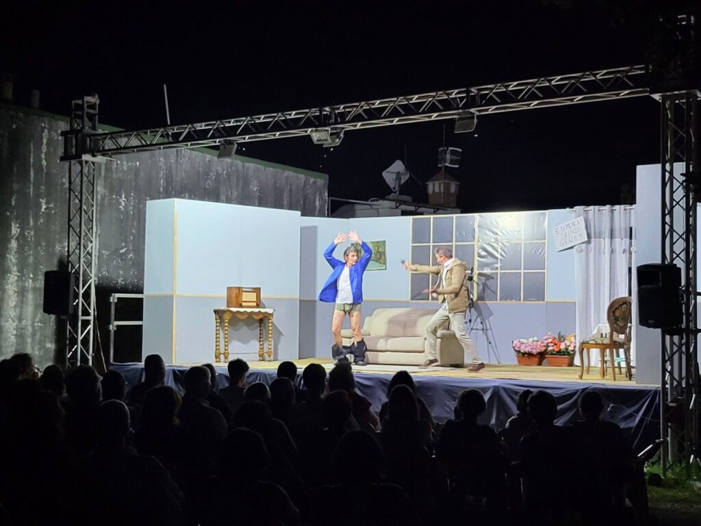 AVELLA. Si è conclusa la 13° edizione di “Teatro Sotto le Stelle – Premio Vito Molaro” con il successo della Compagnia Teatrale Stabile MELA e la premiazione della Compagnia Sipario Aperto di Pagani.