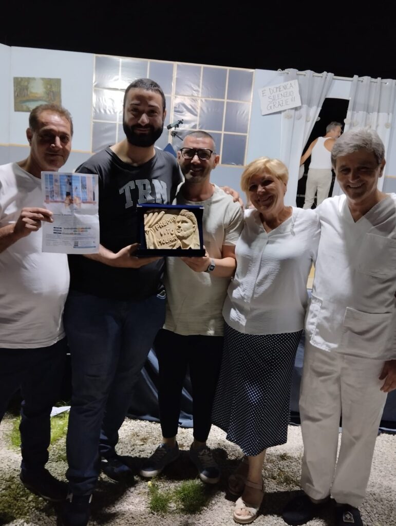 AVELLA. Si è conclusa la 13° edizione di “Teatro Sotto le Stelle – Premio Vito Molaro” con il successo della Compagnia Teatrale Stabile MELA e la premiazione della Compagnia Sipario Aperto di Pagani.