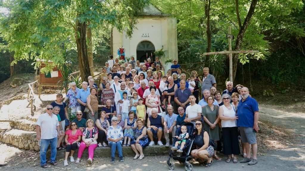 Omaggio alla Madonna alla Fontana di Sperone: Tradizione e Fede si Rinnovano