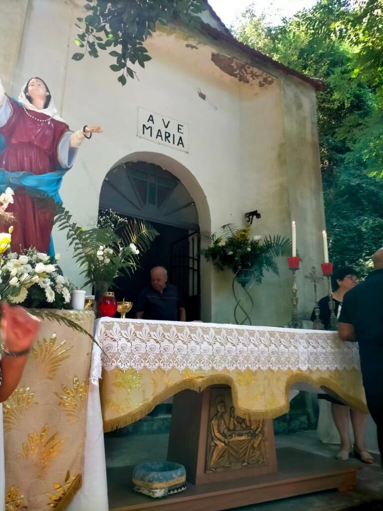 Omaggio alla Madonna alla Fontana di Sperone: Tradizione e Fede si Rinnovano