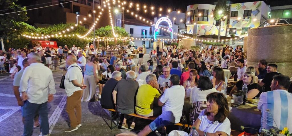 A VALLESACCARDA CUM VIVERE – LA TAVOLA DELL’ARMONIA – EVENTO ALL’INSEGNA DELLA CONVIVIALITA’ DELLA BELLEZZA, E DELLE RELAZIONI UMANE