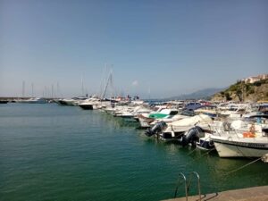 Giro in Barca per i Bambini dellAssociazione Autismo in Movimento Grazie alla Scuola Subacquea Diving Yogh