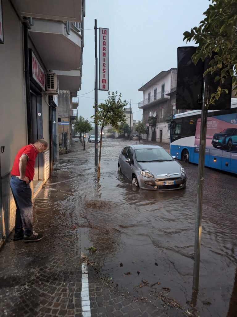 Alluvione improvvisa nel Mandamento Baianese: scatta lallerta e si mobilitano i soccorsi. Immagini choc