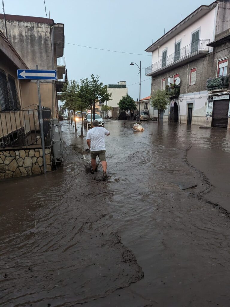 Alluvione improvvisa nel Mandamento Baianese: scatta lallerta e si mobilitano i soccorsi. Immagini choc