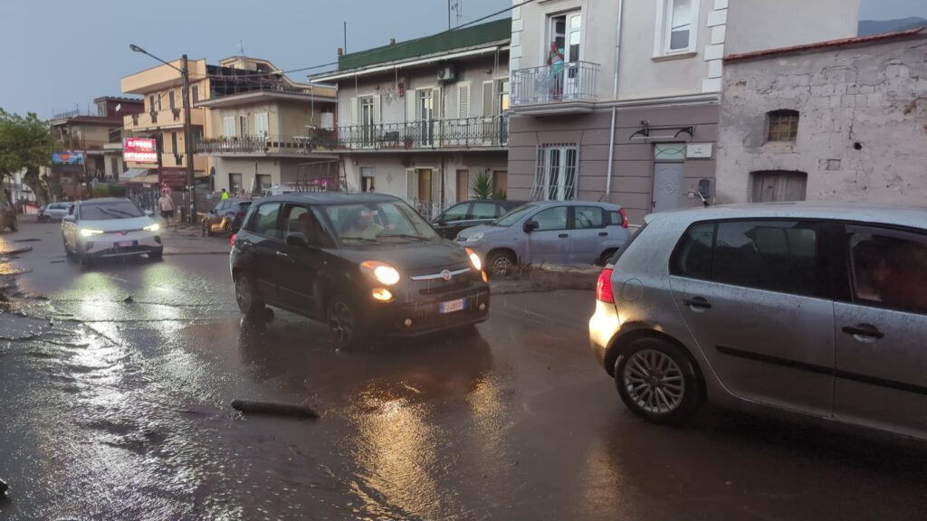 Alluvione improvvisa nel Mandamento Baianese: scatta lallerta e si mobilitano i soccorsi. Immagini choc