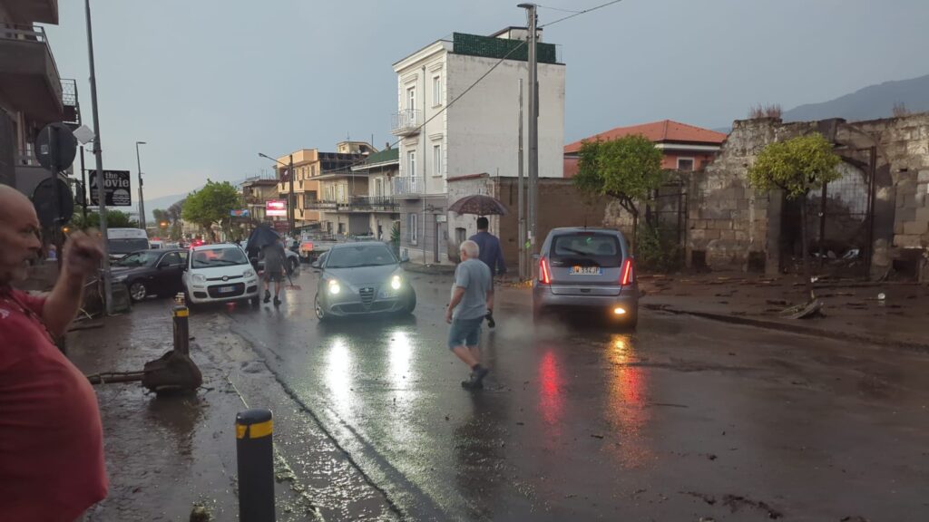 Alluvione improvvisa nel Mandamento Baianese: scatta lallerta e si mobilitano i soccorsi. Immagini choc