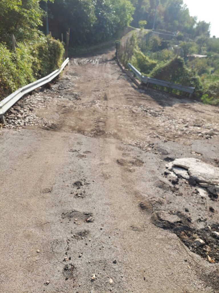 QUADRELLE. Via Grottole irraggiungibile: proteste dei proprietari per la strada impraticabile.