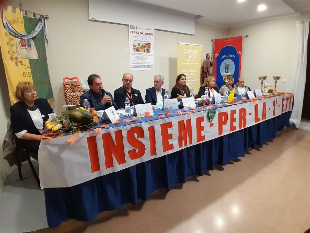 Flumeri (AV), 2 ottobre ’24 premia i tre nonni più longevi del paese. I nonni custodi portatori di esperienze e conoscenze.