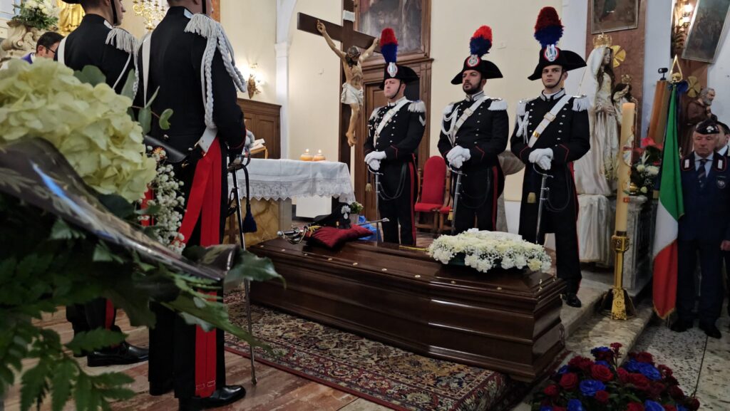 Aiello del Sabato (AV). Addio allAppuntato Scelto Q.S. dei Carabinieri Emilio Dattol