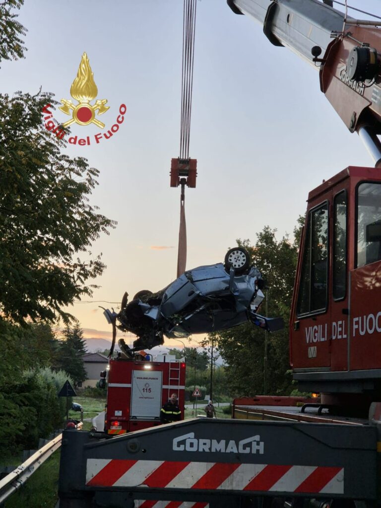 Lioni. Le foto del terribile incidente stradale dove ha perso la vita un 24enne