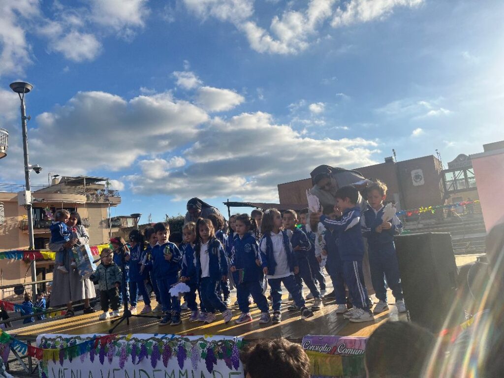 Grande Successo per la Festa della Vendemmia in Piazza Lancellotti a Visciano. Foto