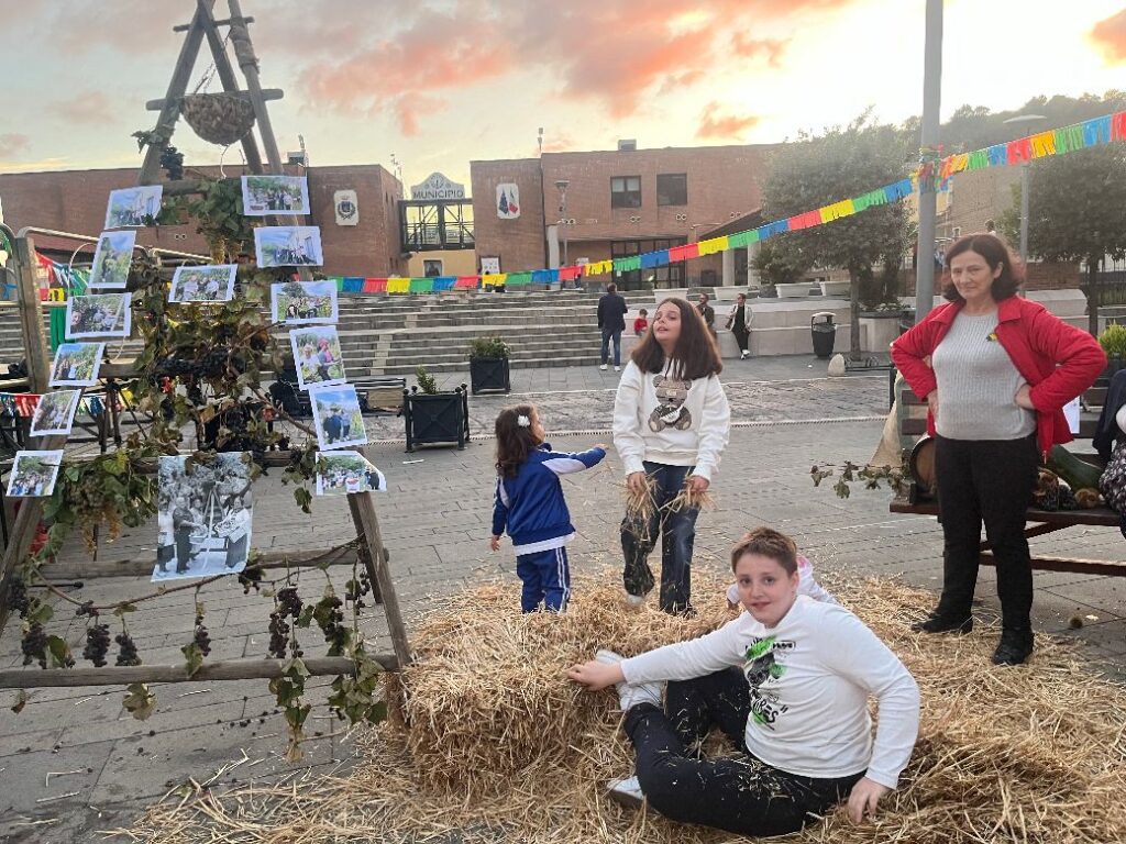 Grande Successo per la Festa della Vendemmia in Piazza Lancellotti a Visciano. Foto