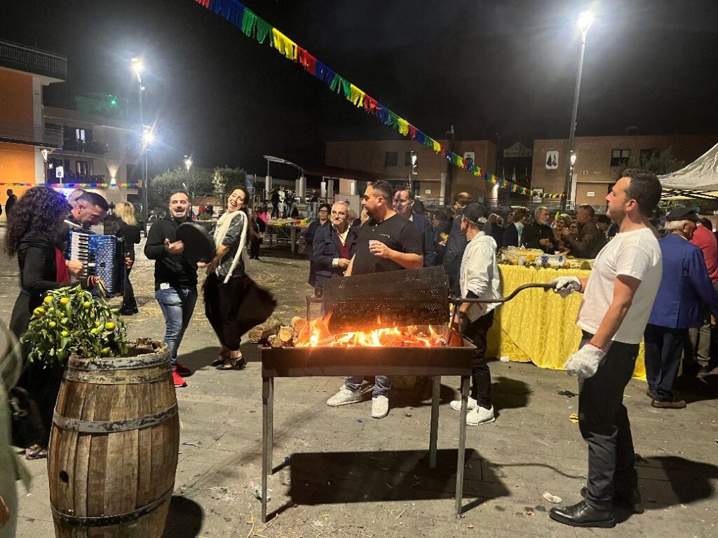 Grande Successo per la Festa della Vendemmia in Piazza Lancellotti a Visciano. Foto