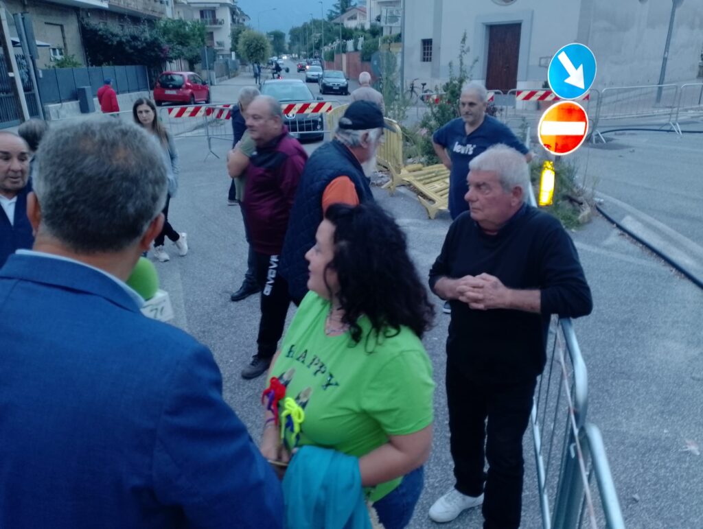 Voragine a Cimitile: disagi e proteste dei cittadini nella prima puntata di S.O.S. Indiretta  Parliamone Insieme. VIDEO E FOTO