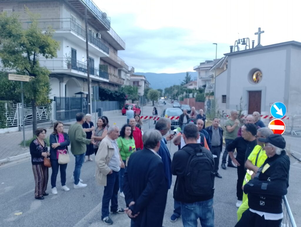 Voragine a Cimitile: disagi e proteste dei cittadini nella prima puntata di S.O.S. Indiretta  Parliamone Insieme. VIDEO E FOTO