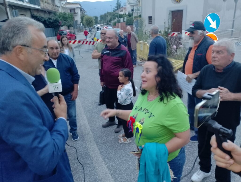 Voragine a Cimitile: disagi e proteste dei cittadini nella prima puntata di S.O.S. Indiretta  Parliamone Insieme. VIDEO E FOTO