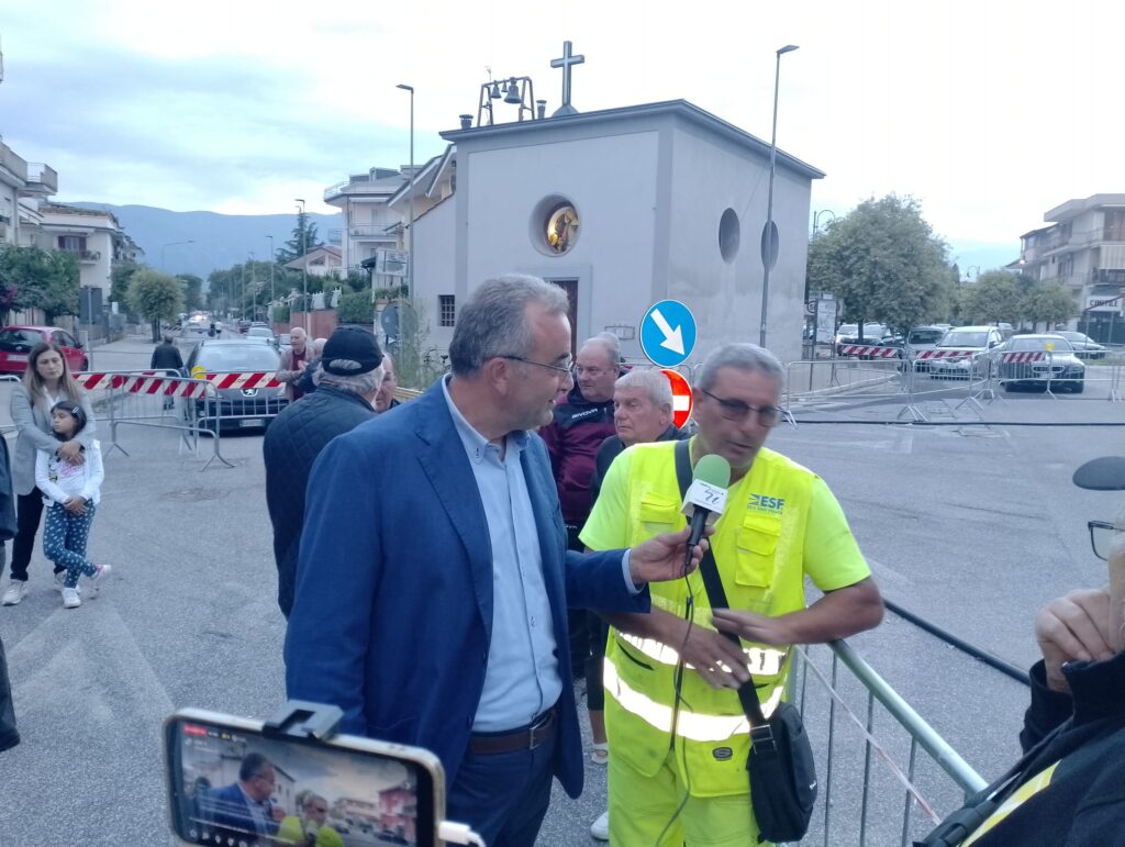 Voragine a Cimitile: disagi e proteste dei cittadini nella prima puntata di S.O.S. Indiretta  Parliamone Insieme. VIDEO E FOTO