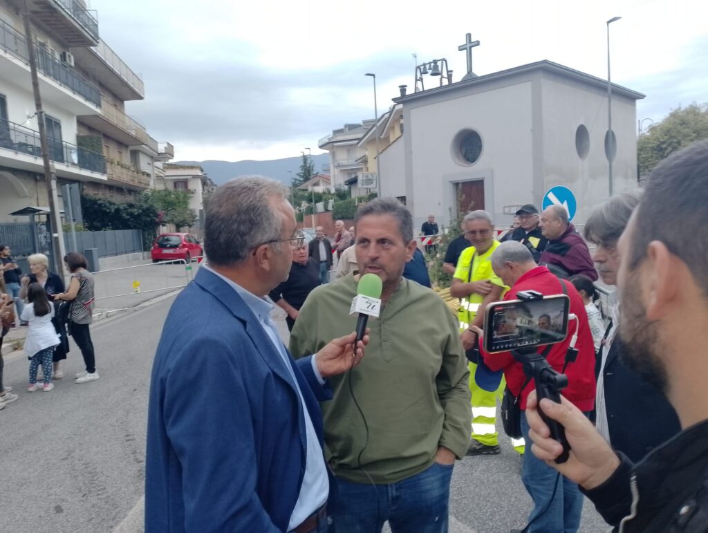 Voragine a Cimitile: disagi e proteste dei cittadini nella prima puntata di S.O.S. Indiretta  Parliamone Insieme. VIDEO E FOTO