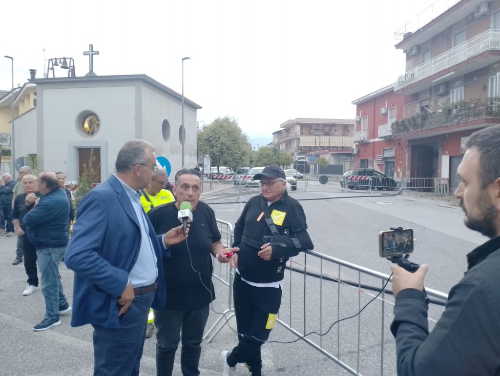 Voragine a Cimitile: disagi e proteste dei cittadini nella prima puntata di S.O.S. Indiretta  Parliamone Insieme. VIDEO E FOTO