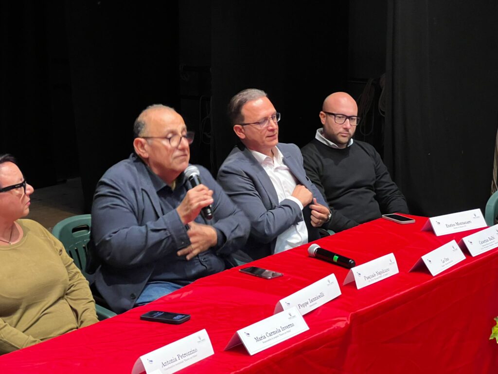 BAIANO. Presentato il progetto Sentieri dIrpinia: Passi e Spassi per una nuova comunità educante al Teatro Colosseo. Video