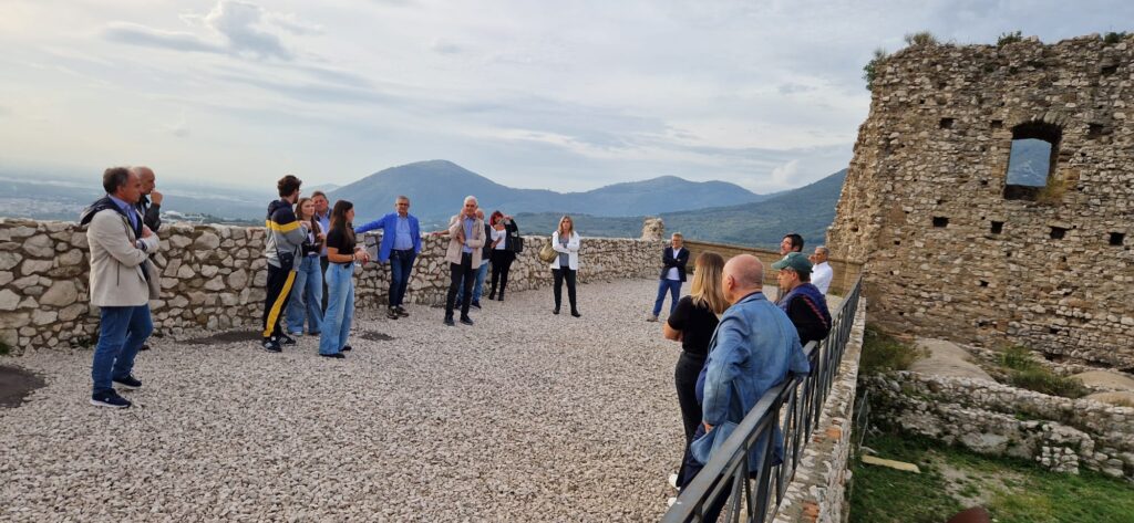 AVELLA: Si è tenuto il Seminario sul Castello tra Sicurezza e Conservazione, organizzato dallOrdine degli Ingegneri di Avellino. VIDEO