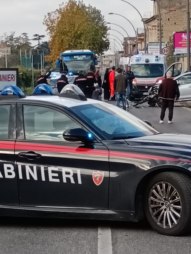 Grave incidente a Schiava di Tufino: traffico bloccato su via Nazionale delle Puglie