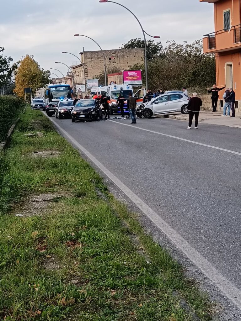 Grave incidente a Schiava di Tufino: traffico bloccato su via Nazionale delle Puglie