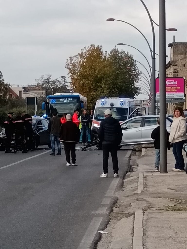 Grave incidente a Schiava di Tufino: traffico bloccato su via Nazionale delle Puglie