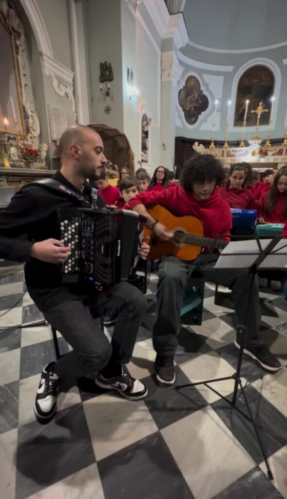 “Un posto chiamato Natale”: successo e unanimi consensi per i concerti natalizi eseguiti dagli alunni dell’I.C. “Mons.P.Guerriero di Avella.