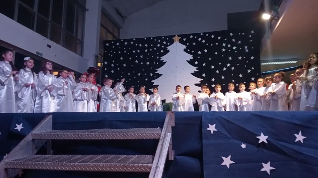 “Un posto chiamato Natale”: successo e unanimi consensi per i concerti natalizi eseguiti dagli alunni dell’I.C. “Mons.P.Guerriero di Avella.