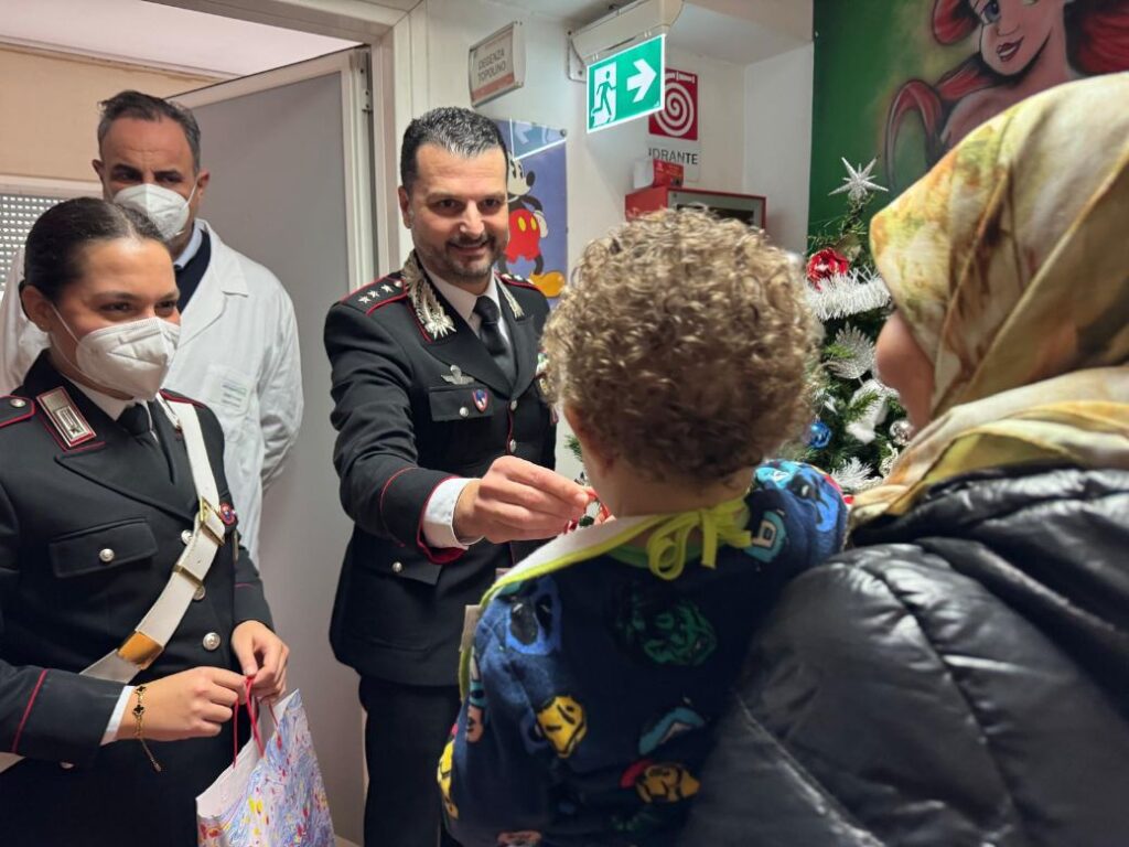 NOLA: Giocattoli ai bimbi ricoverati in pediatria anche a Natale. Liniziativa dei Carabinieri