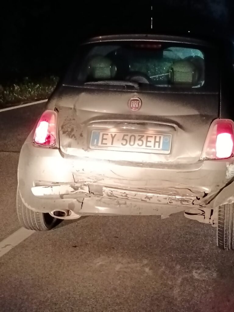 Casamarciano, violento incidente tra due auto: conducente fugge a piedi tra le campagne