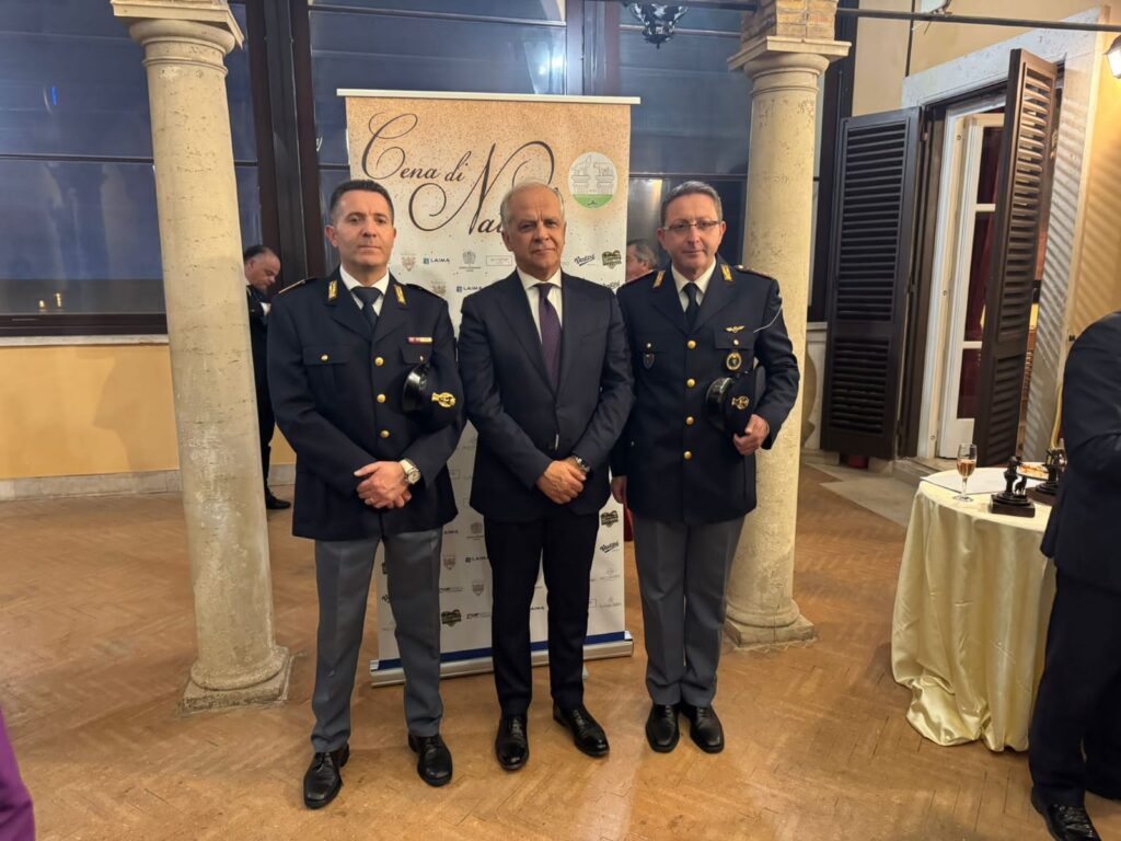 Due agenti irpini premiati dal Ministro Piantedosi.