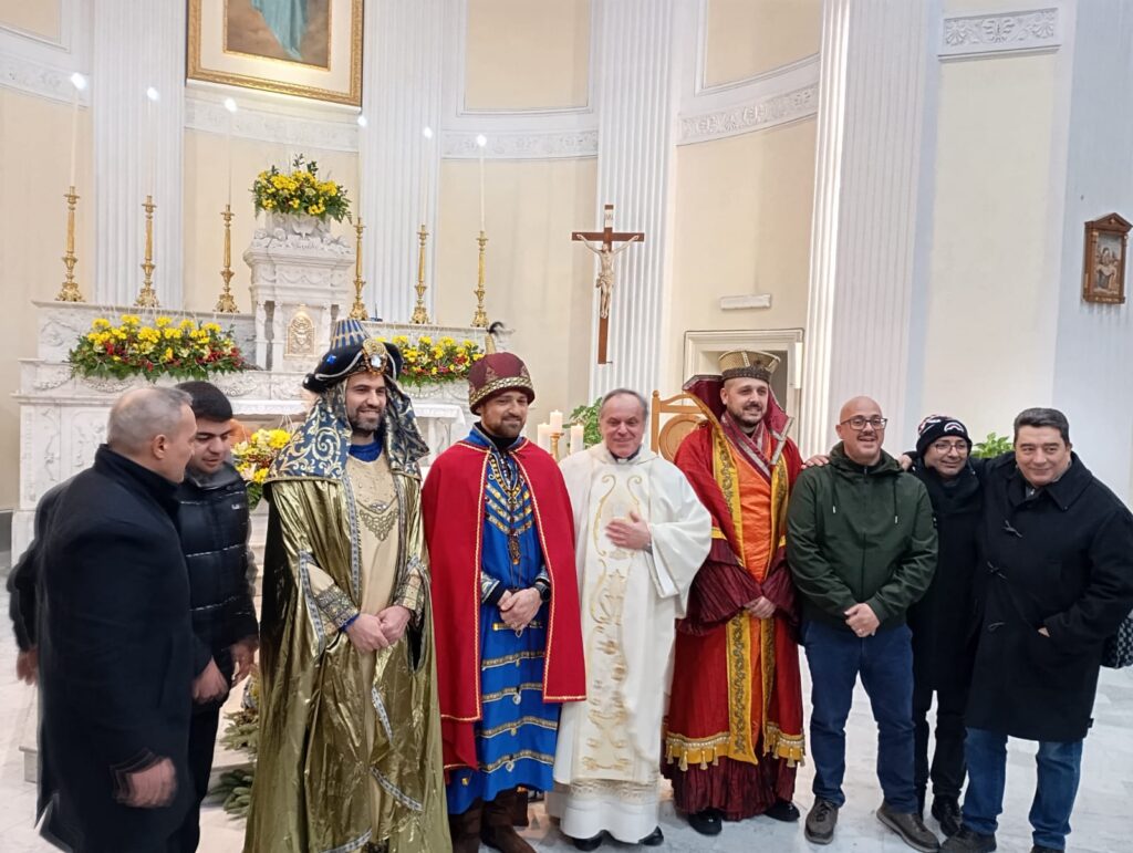 Palma Campania   Processione dei Magi nella parrocchia Mater Dei