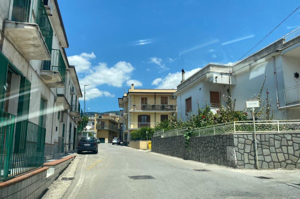 AVELLA. Al via  domani i lavori per la nuova strada di collegamento etra via Carmignano e il plesso scolastico di scuola secondaria