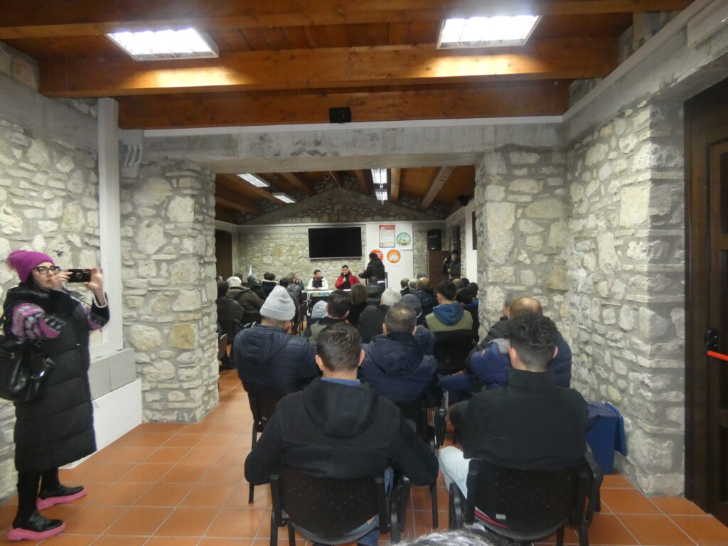 Flumeri, assemblea pubblica presso la Dogana Aragonese, degli agricoltori irpini aderenti all’Uniagri.