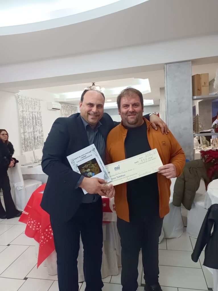 Forino(Av): Successo del. volume di Daniele Biondi L Arte del Gusto Popolare Forinese e le Sue Antiche Ricette . Devoluti 532.00  euro alla Ricerca TELETHON. L Autore Ringrazio la Gente di Forino e il mio Sponsor Ufficiale Dott. Basile per questo importante risultato