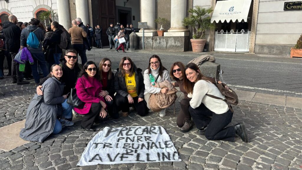 Precari della Giustizia irpina in Piazza per la Stabilizzazione: Manifestazione a Napoli