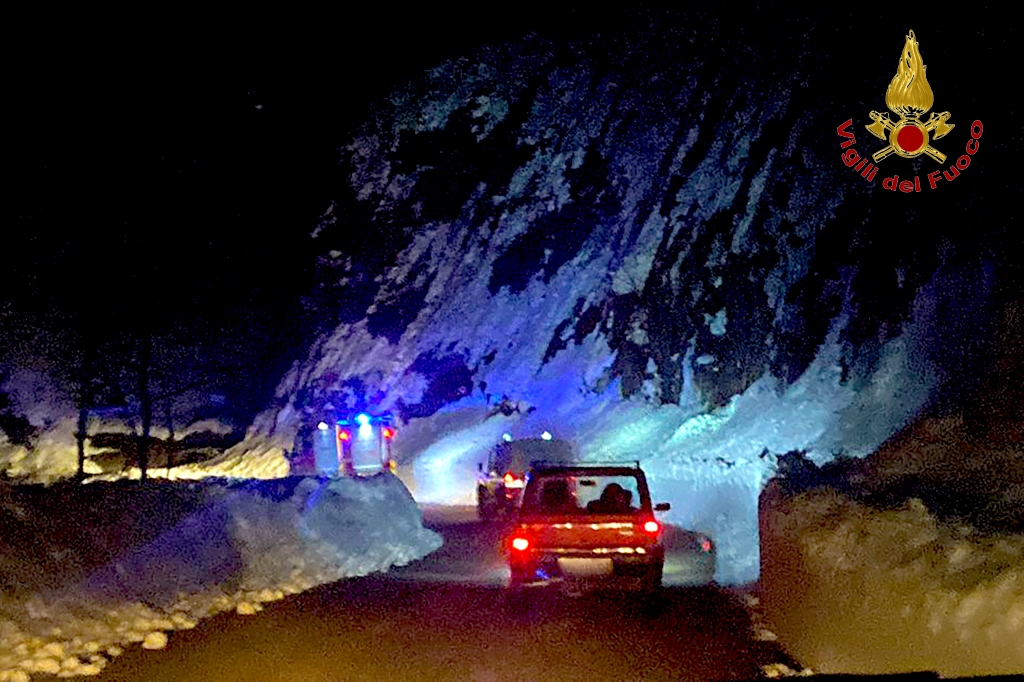 Monte Terminio: Vigili del Fuoco soccorrono quattro ragazzi bloccati nella neve a Campolaspierto