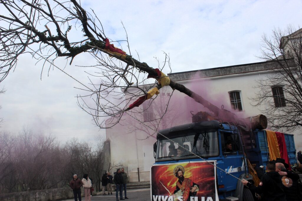 Sperone celebra Sant’Elia con fede, tradizione e spettacolo pirotecnico