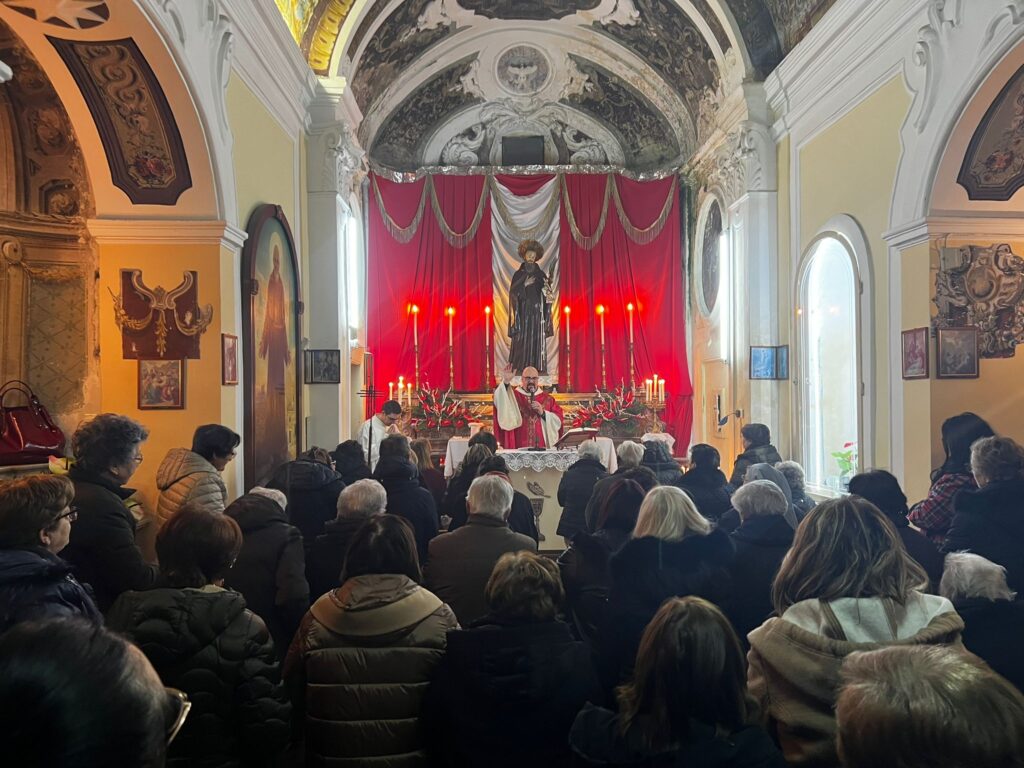 Ad Avella la tradizionale festa di San Ciro: tra fede, tradizione e devozione. Un evento che si ripete interrottamente dal 1948. Foto e Video