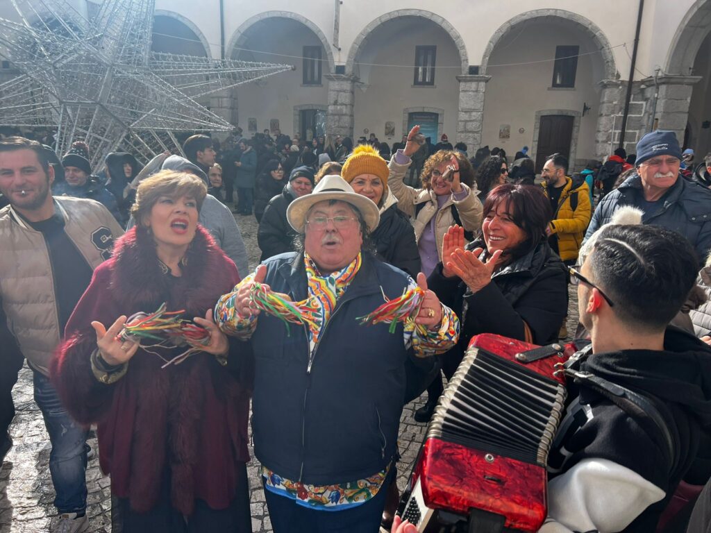 Montevergine, la Candelora illumina il Santuario: tra fede, folklore e inclusione. Video e Foto