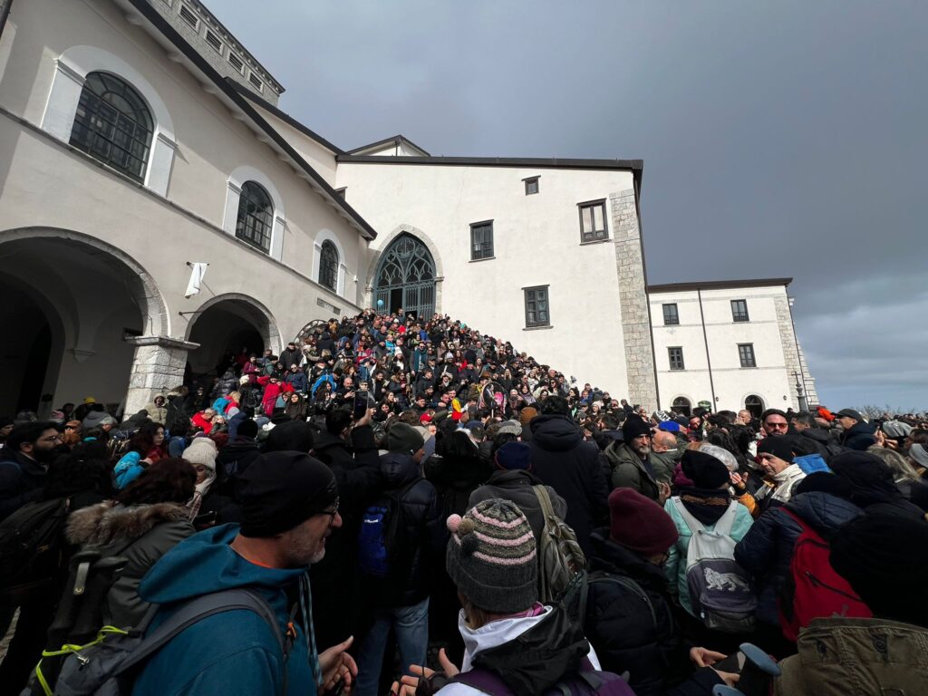 Montevergine, la Candelora illumina il Santuario: tra fede, folklore e inclusione. Video e Foto